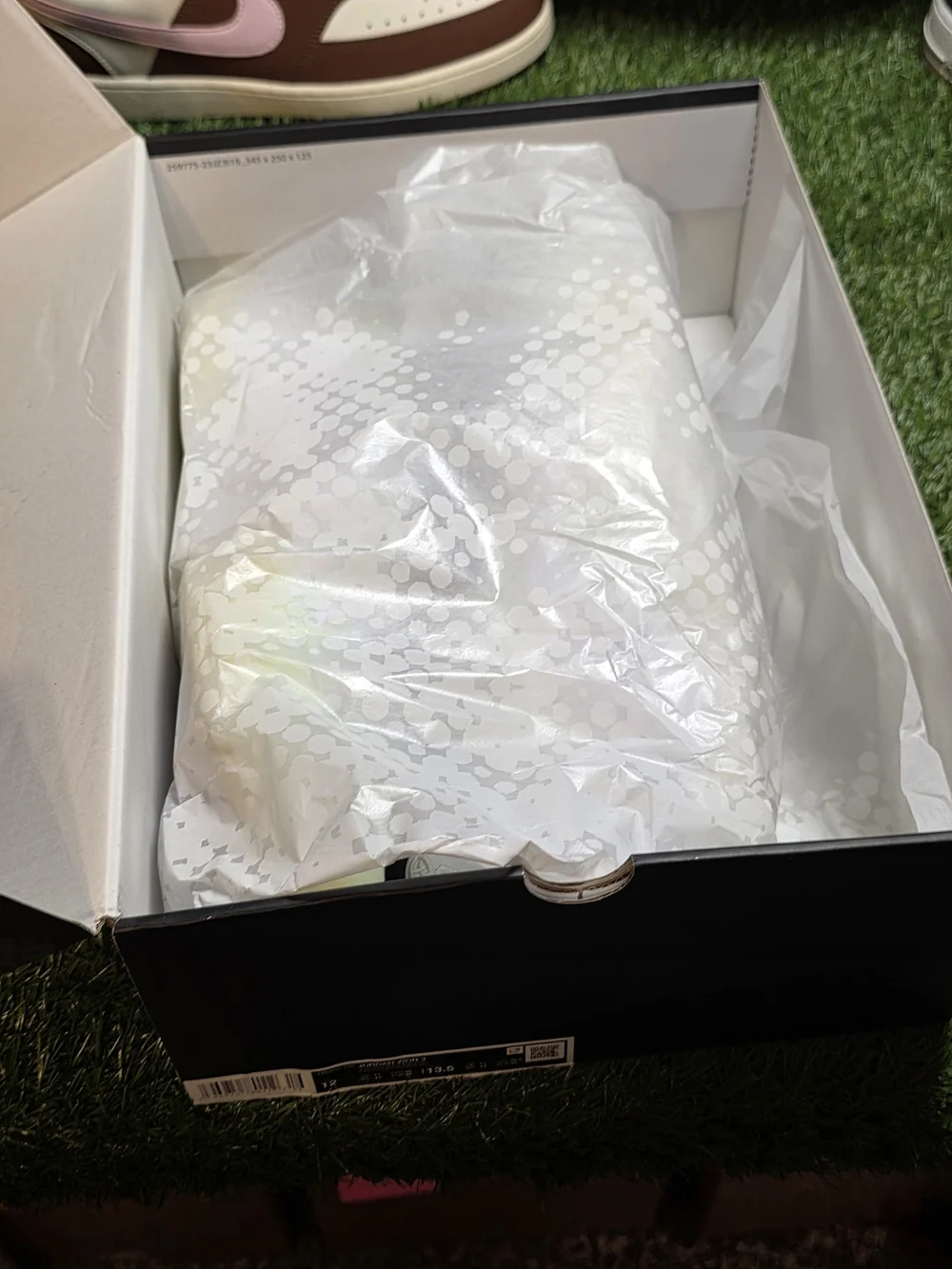 Nike Men's Low-Top Training Shoes in Light Green/White